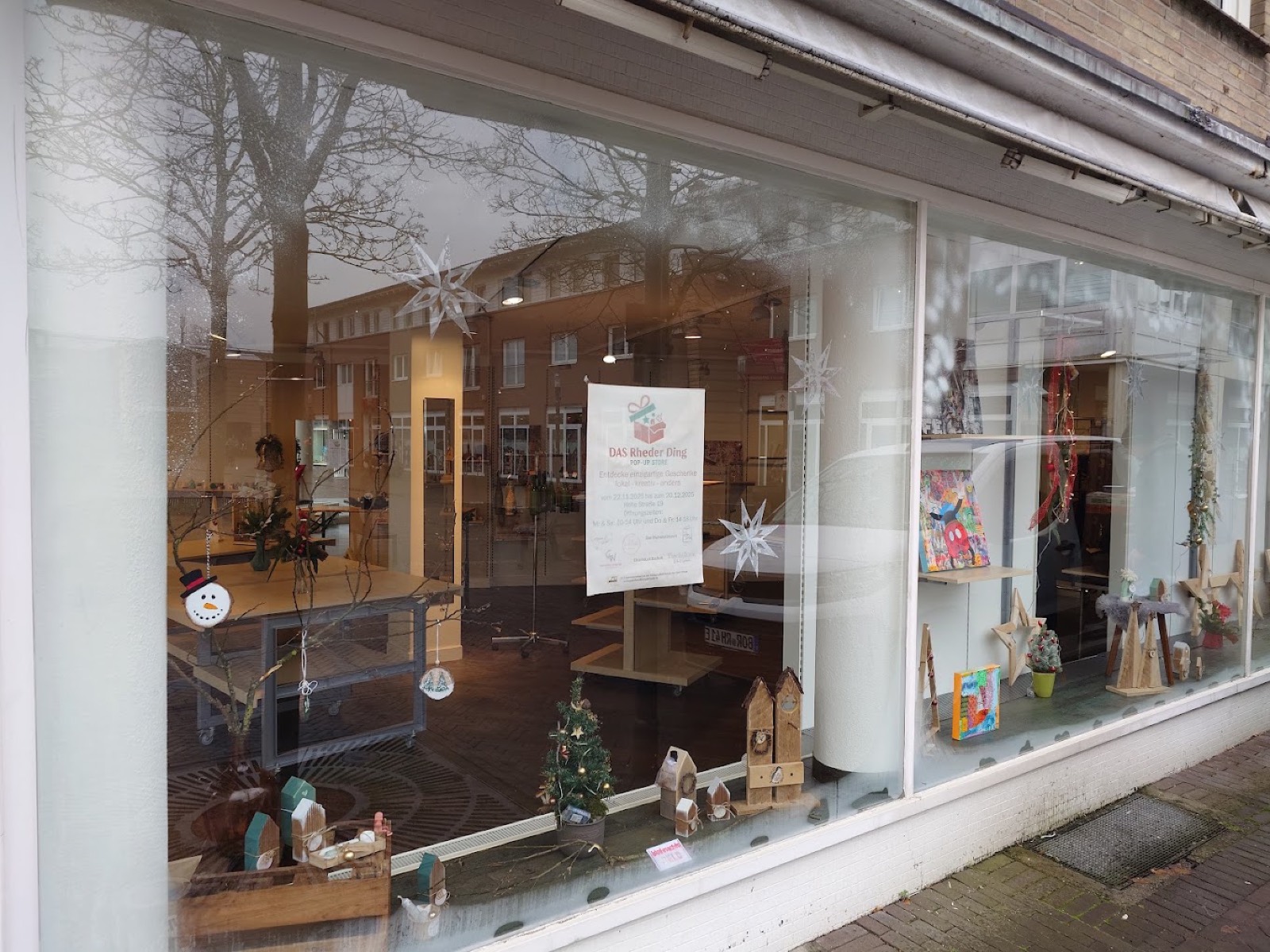 Schaufenster des Pop-up-Stores in der Rheder Innenstadt